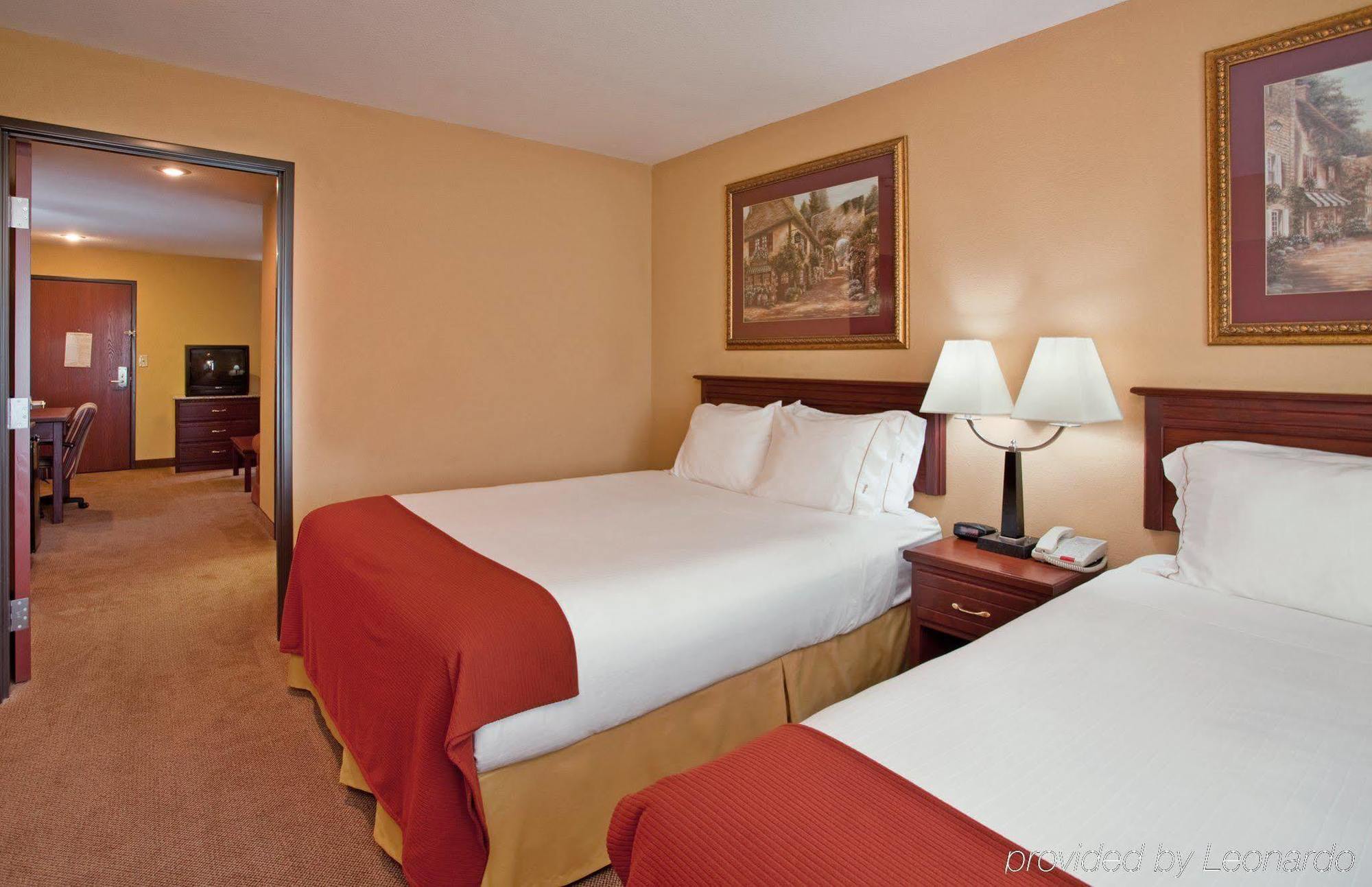 Holiday Inn Express Hotel & Suites Maryville By Ihg Room photo